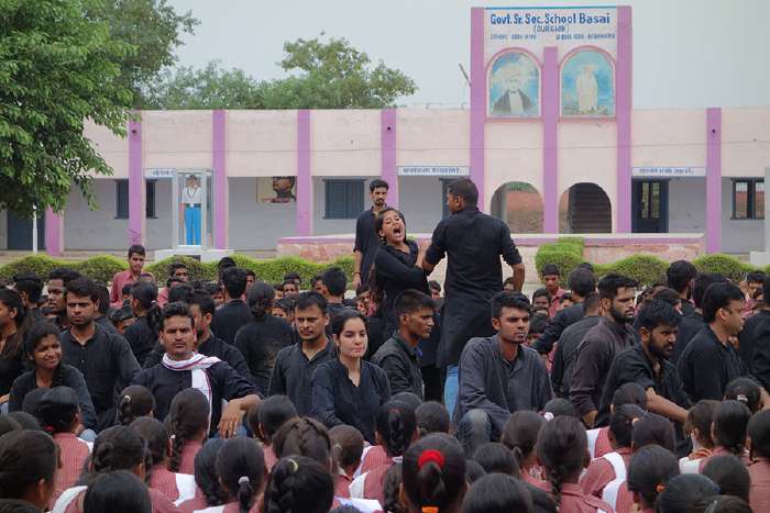 Performance of the street play 'Dastak'